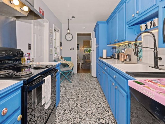 Дом в аренду по адресу 1701 Fletcher St - фото 7446217