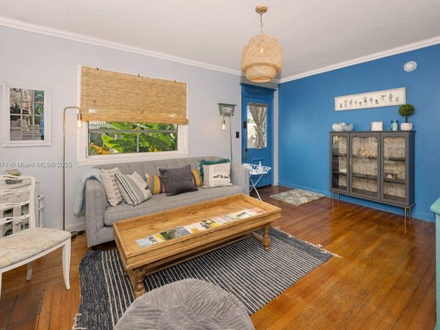 Дом в аренду по адресу 1701 Fletcher St - фото 7446229