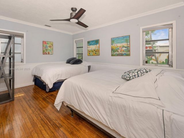 Дом в аренду по адресу 1701 Fletcher St - фото 7446232