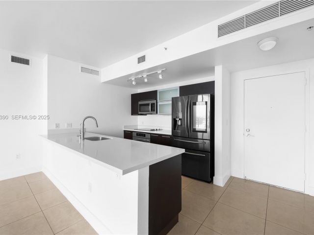 Продажа квартиры #3305 - фото 6597479