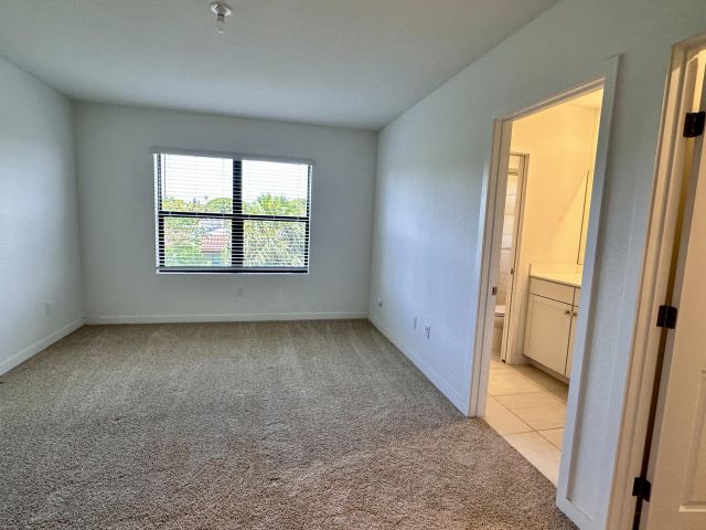 Дом в аренду по адресу 166 SE 5th Court - фото 6588796