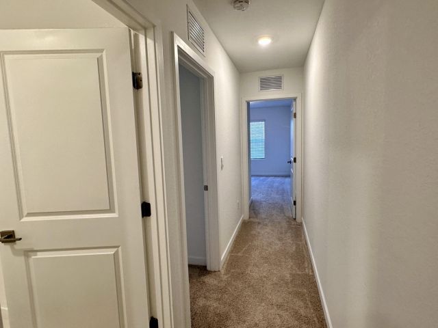 Дом в аренду по адресу 166 SE 5th Court - фото 6588798