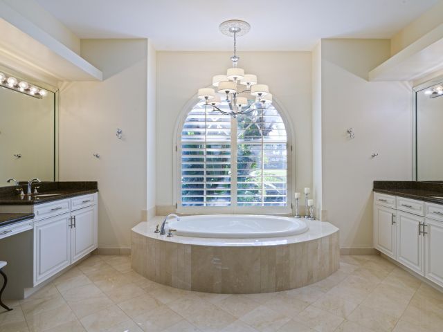 Продажа дома по адресу 8431 Egret Lakes Lane - фото 6612070