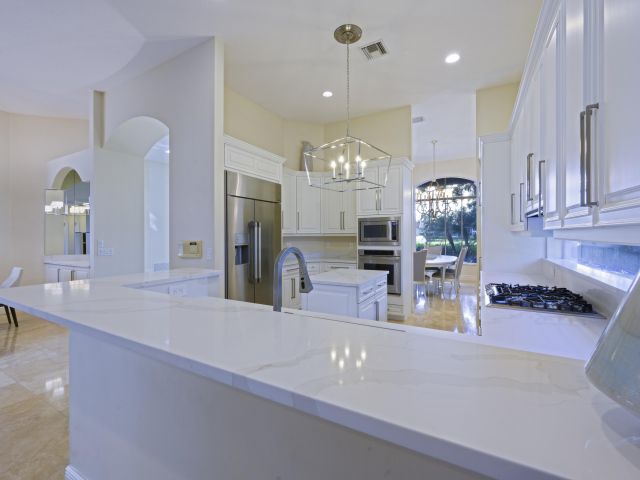 Продажа дома по адресу 8431 Egret Lakes Lane - фото 6612074