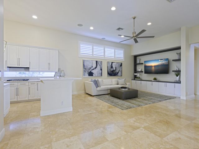 Продажа дома по адресу 8431 Egret Lakes Lane - фото 6612078