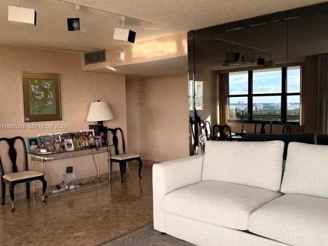 Продажа квартиры #2112 - фото 6606647