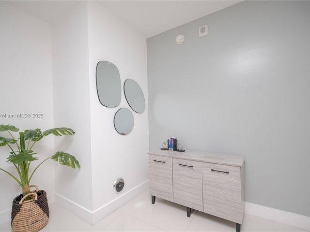 Продажа квартиры #1601 - фото 6596913