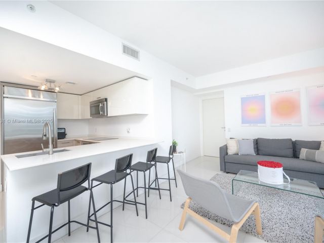 Продажа квартиры #1601 - фото 6596917