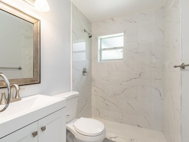 Дом в аренду по адресу 5615 Simms Street Street - фото 6599388