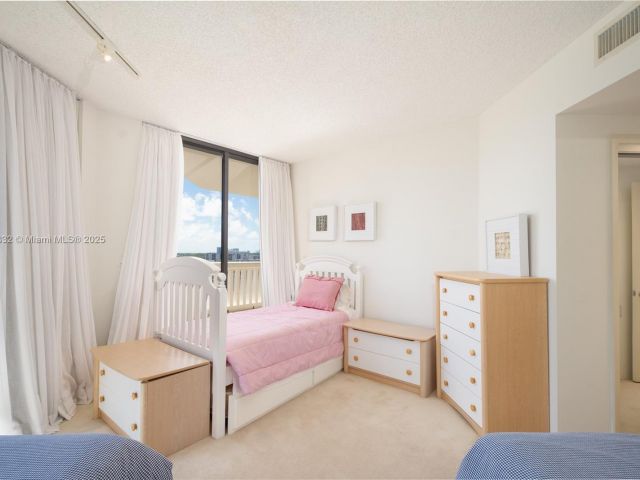 Продажа квартиры #1002 - фото 6619105