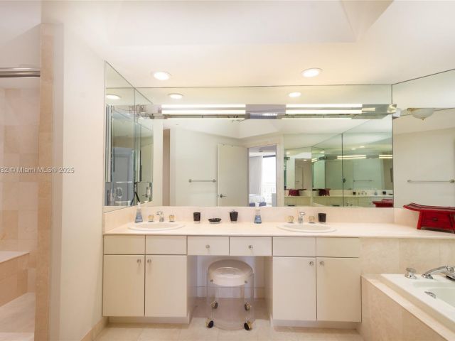 Продажа квартиры #1002 - фото 6619107