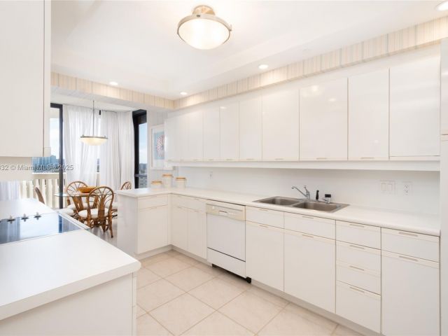 Продажа квартиры #1002 - фото 6619114