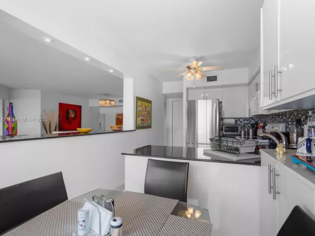 Продажа квартиры #2502 - фото 6636531