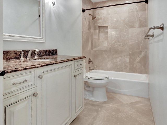 Дом в аренду по адресу 4517 NW 5th Avenue - фото 6843737