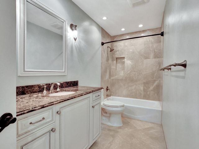 Дом в аренду по адресу 4517 NW 5th Avenue - фото 6843738