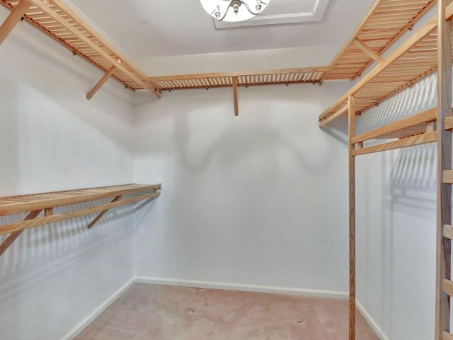 Дом в аренду по адресу 4517 NW 5th Avenue - фото 6843740