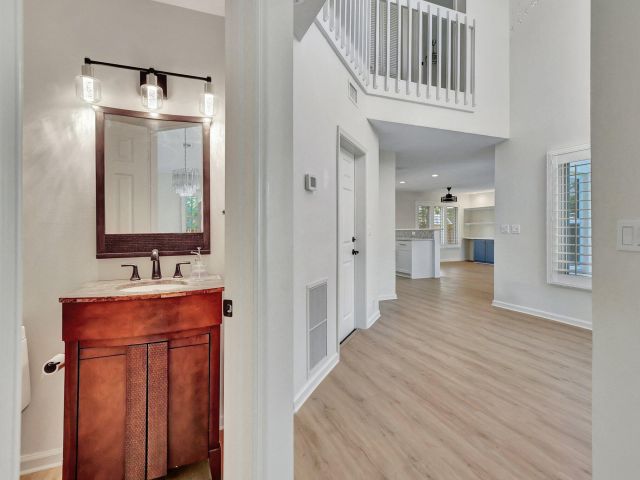 Дом в аренду по адресу 4517 NW 5th Avenue - фото 6843749