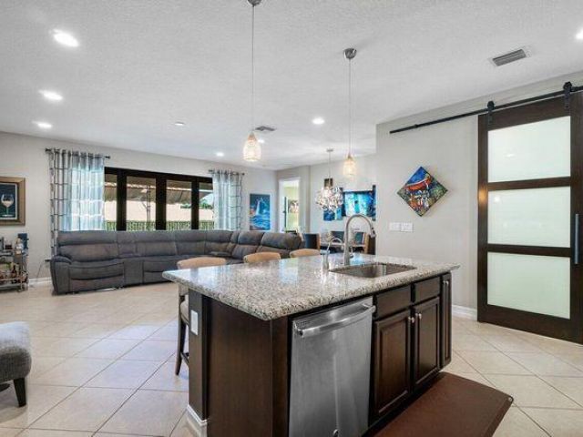 Дом в аренду по адресу 7901 Clay Mica Court - фото 6599417