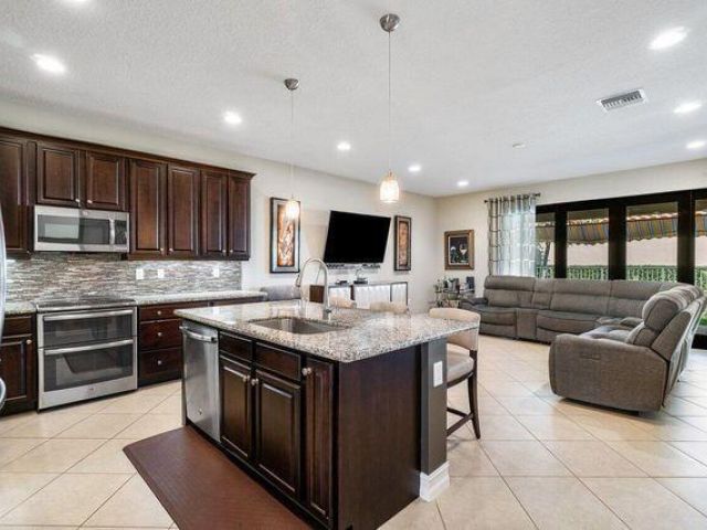 Дом в аренду по адресу 7901 Clay Mica Court - фото 6599418