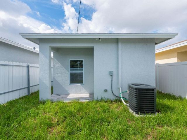 Дом в аренду по адресу 2827 Saranac Avenue - фото 6599225