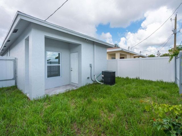 Дом в аренду по адресу 2827 Saranac Avenue - фото 6599227
