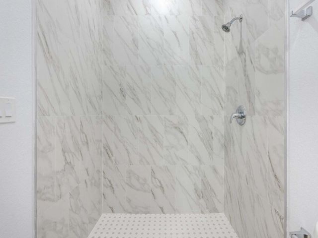 Дом в аренду по адресу 2827 Saranac Avenue - фото 6599229