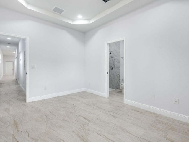 Дом в аренду по адресу 2827 Saranac Avenue - фото 6599231