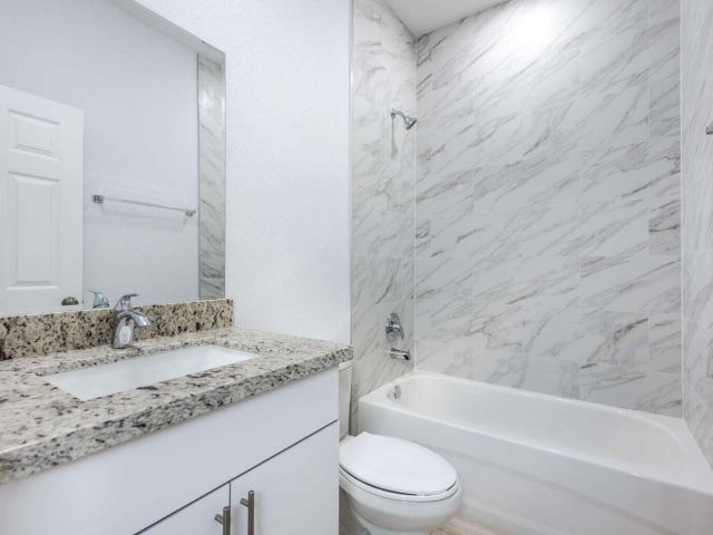 Дом в аренду по адресу 2827 Saranac Avenue - фото 6599235