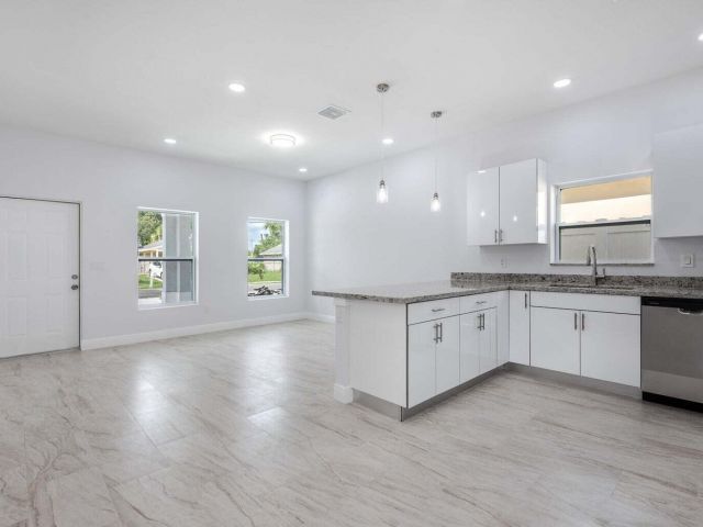 Дом в аренду по адресу 2827 Saranac Avenue - фото 6599238