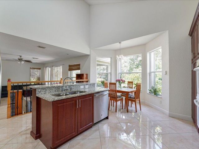 Дом в аренду по адресу 19059 Skyridge Circle - фото 6599284