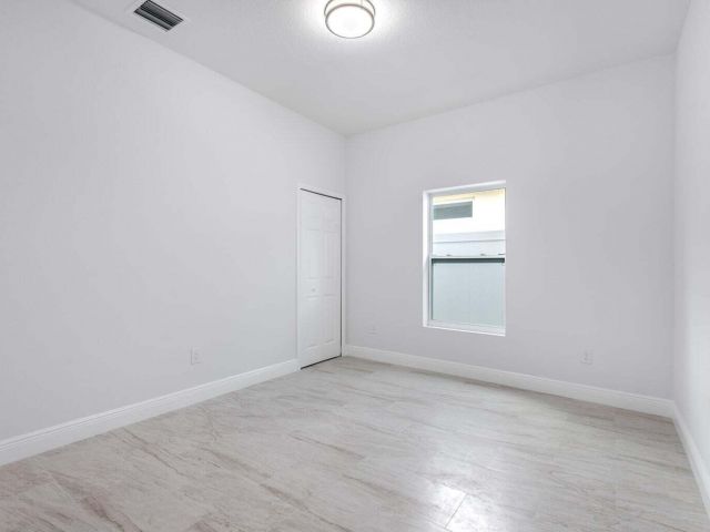 Дом в аренду по адресу 2831 Saranac Avenue - фото 6599215