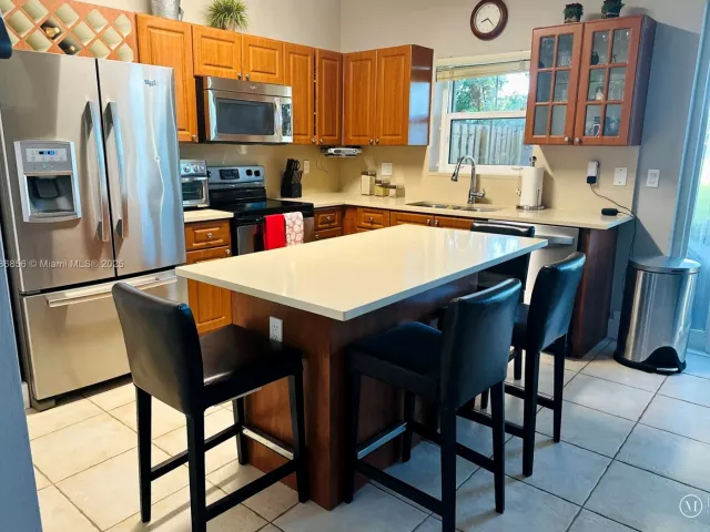 Дом в аренду по адресу 11500 NW 60th Ter 375 - фото 6602116