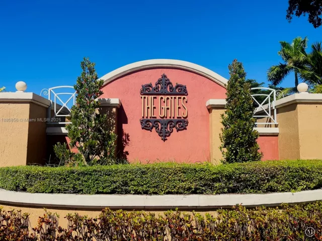 Дом в аренду по адресу 11500 NW 60th Ter 375 - фото 6602125