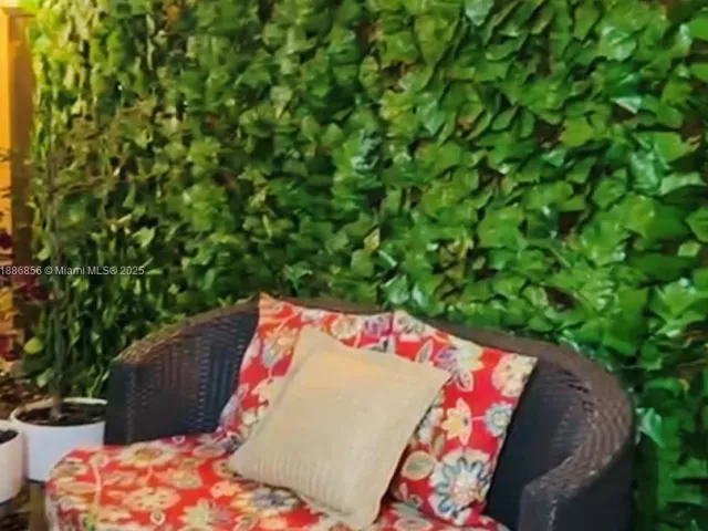 Дом в аренду по адресу 11500 NW 60th Ter 375 - фото 6602110