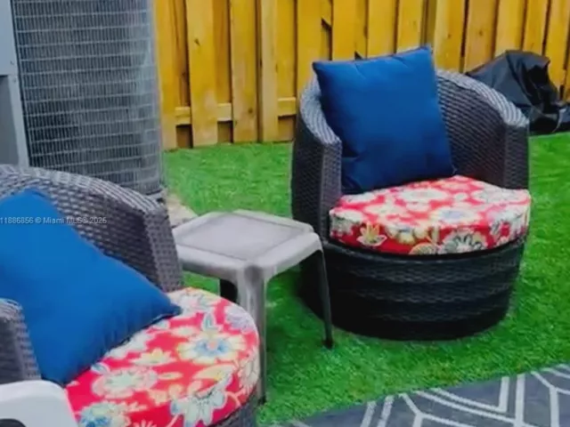 Дом в аренду по адресу 11500 NW 60th Ter 375 - фото 6602113