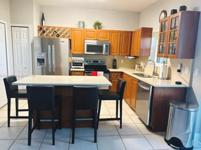 Дом в аренду по адресу 11500 NW 60th Ter 375 - фото 6602115