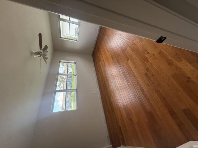 Дом в аренду по адресу 300 NE 31st Street - фото 6601088