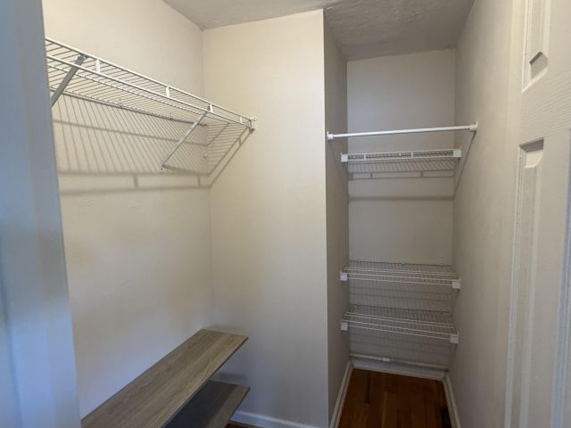 Дом в аренду по адресу 300 NE 31st Street - фото 6601089