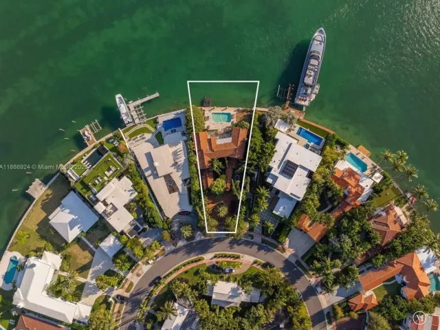 Дом в аренду по адресу 11 E Rivo Alto Dr - фото 6599317