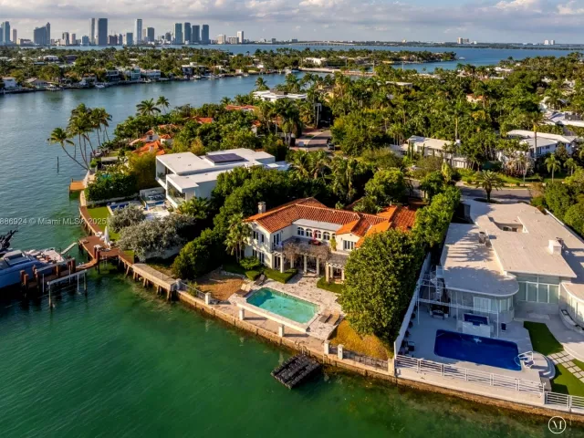 Дом в аренду по адресу 11 E Rivo Alto Dr - фото 6599319