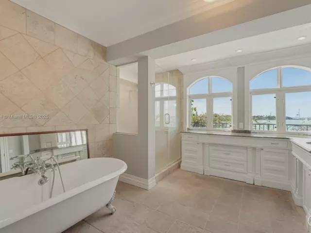 Дом в аренду по адресу 11 E Rivo Alto Dr - фото 6599310