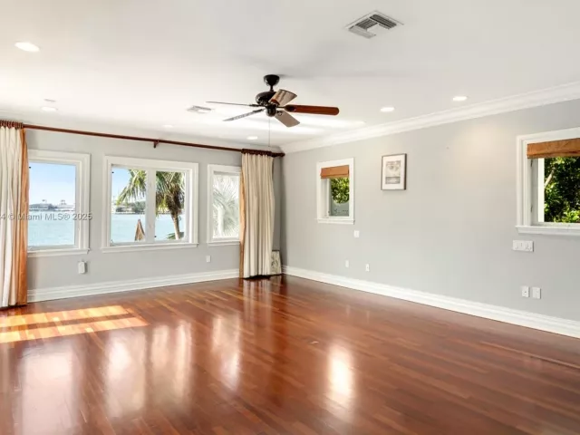 Дом в аренду по адресу 11 E Rivo Alto Dr - фото 6599311