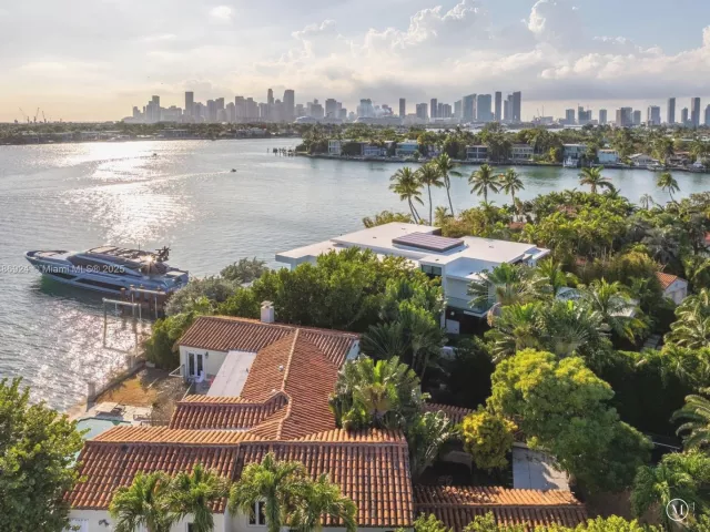 Дом в аренду по адресу 11 E Rivo Alto Dr - фото 6599316