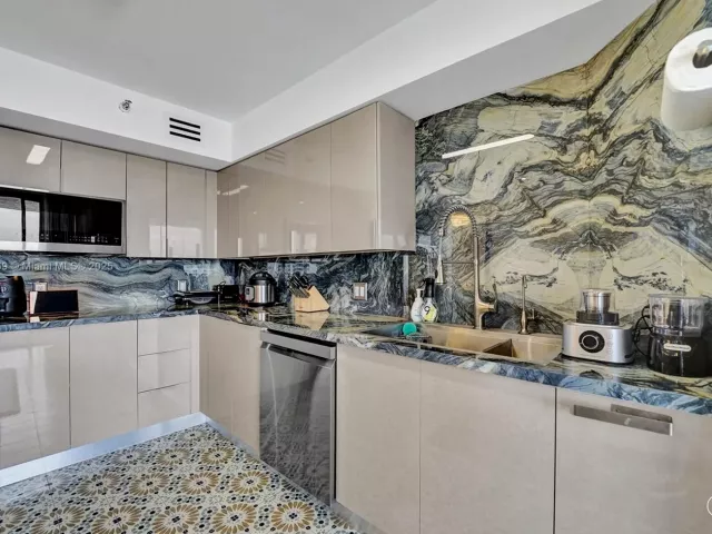 Продажа квартиры #2002 - фото 6608692