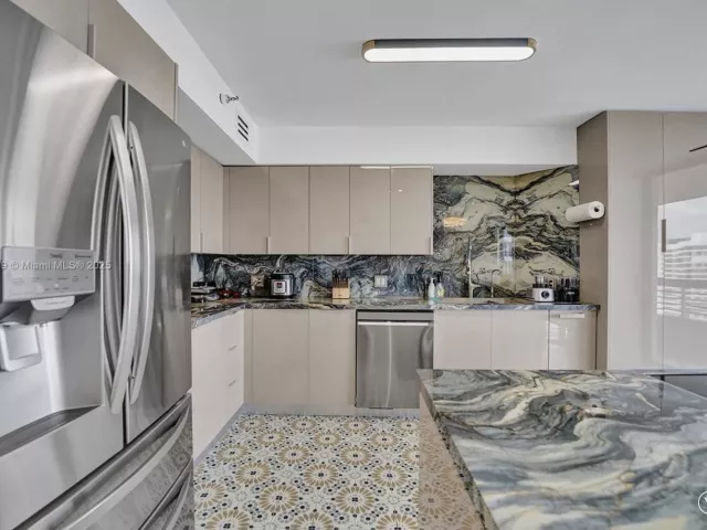 Продажа квартиры #2002 - фото 6608698