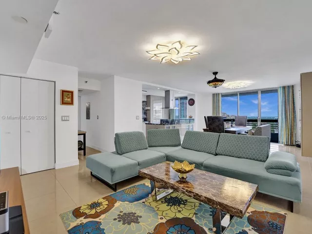 Продажа квартиры #2002 - фото 6608685