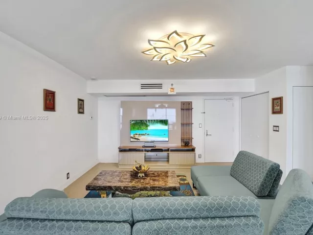 Продажа квартиры #2002 - фото 6608687