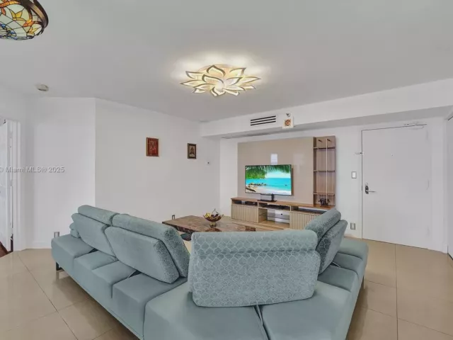 Продажа квартиры #2002 - фото 6608688