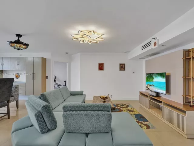 Продажа квартиры #2002 - фото 6608689