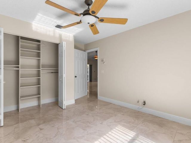 Продажа дома по адресу 4806 S Lee Road - фото 6631875